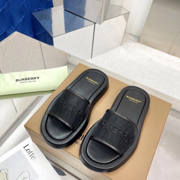B**rry slippers